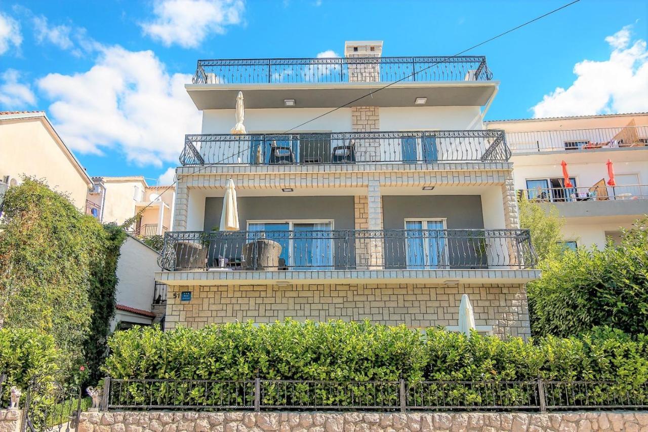 Holiday House Queens With Sea View เซลเซ ภายนอก รูปภาพ