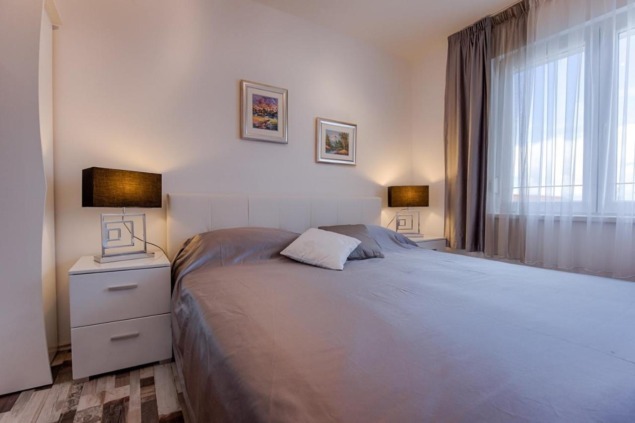 Holiday House Queens With Sea View เซลเซ ภายนอก รูปภาพ