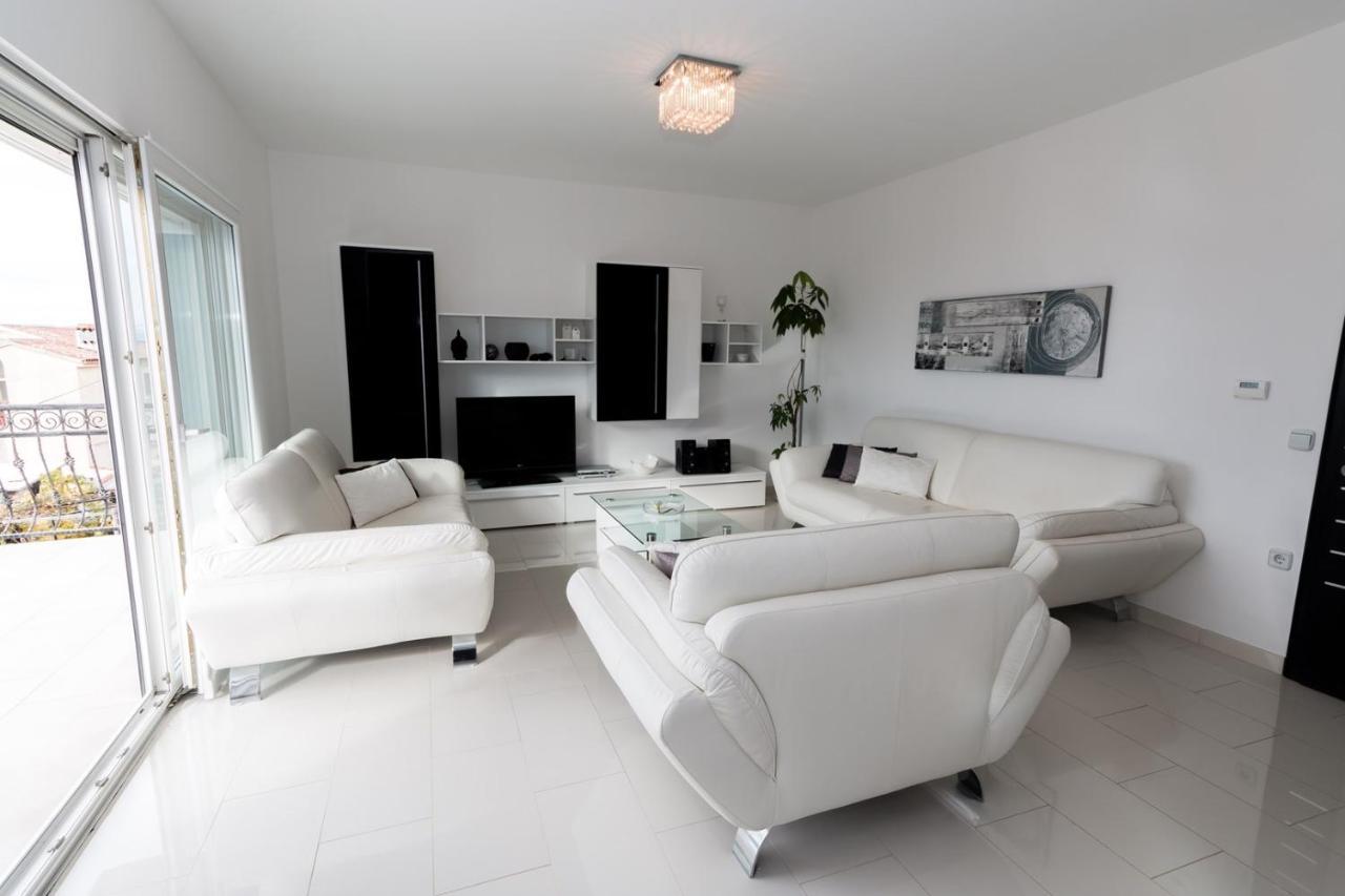 Holiday House Queens With Sea View เซลเซ ภายนอก รูปภาพ